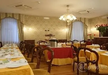 ***  Hotel Gorizia A La Valigia Venedik İtalya