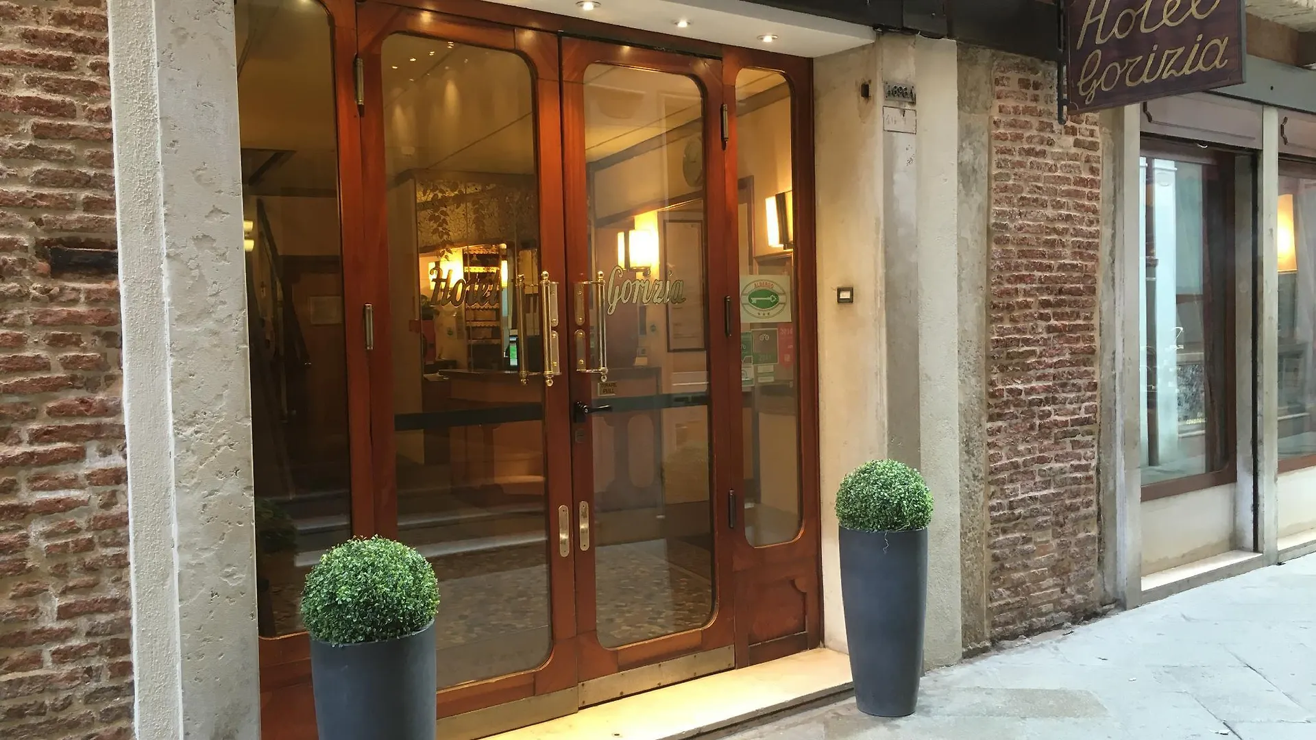 Hotel Gorizia A La Valigia location