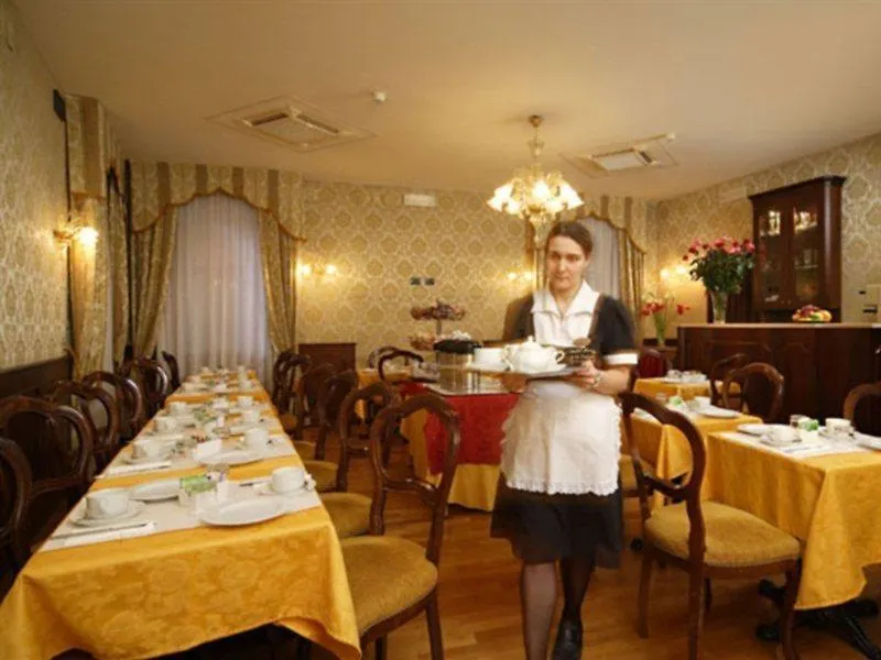 Hotel Gorizia A La Valigia Venice 3*,  Italy